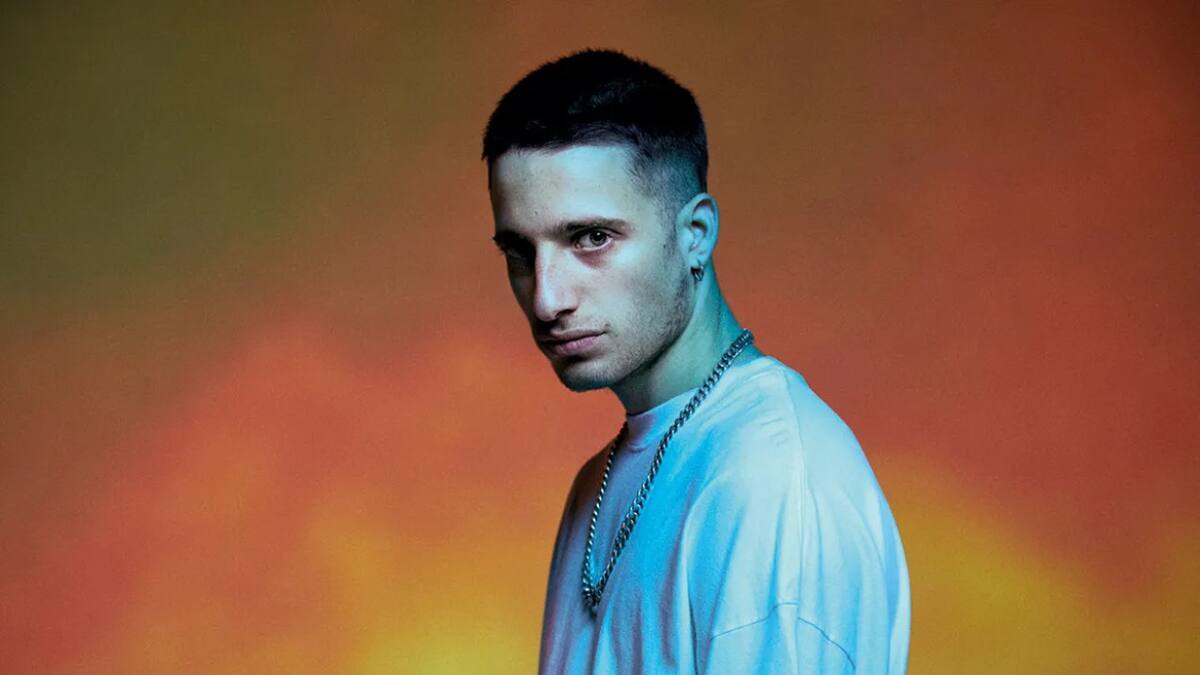 En la previa de su nuevo disco, Wos estrenó "Quemarás", su tema junto al Indio Solari