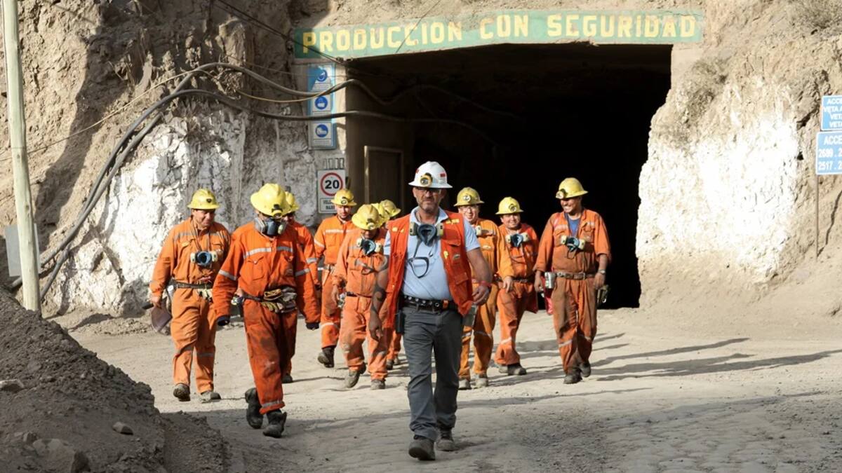 Yacimientos Mineros de Agua de Dionisio pasan al control de dos provincias