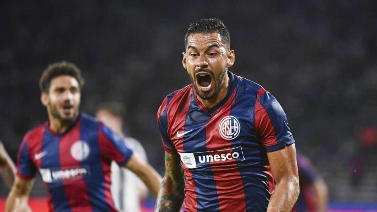 Yeison Gordillo festeja el primer gol de San Lorenzo ante Talleres. Foto NA