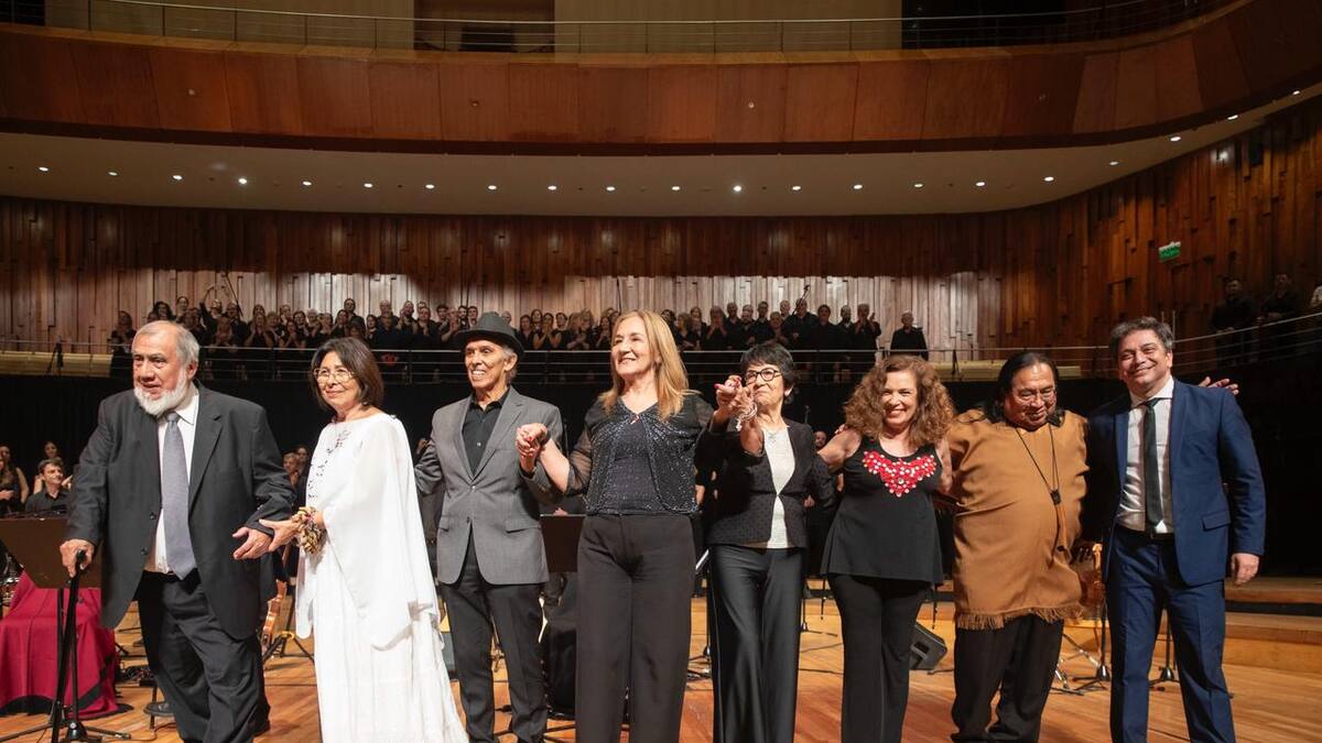 La leyenda del folklore de 82 años le puso punto final a los shows en vivo