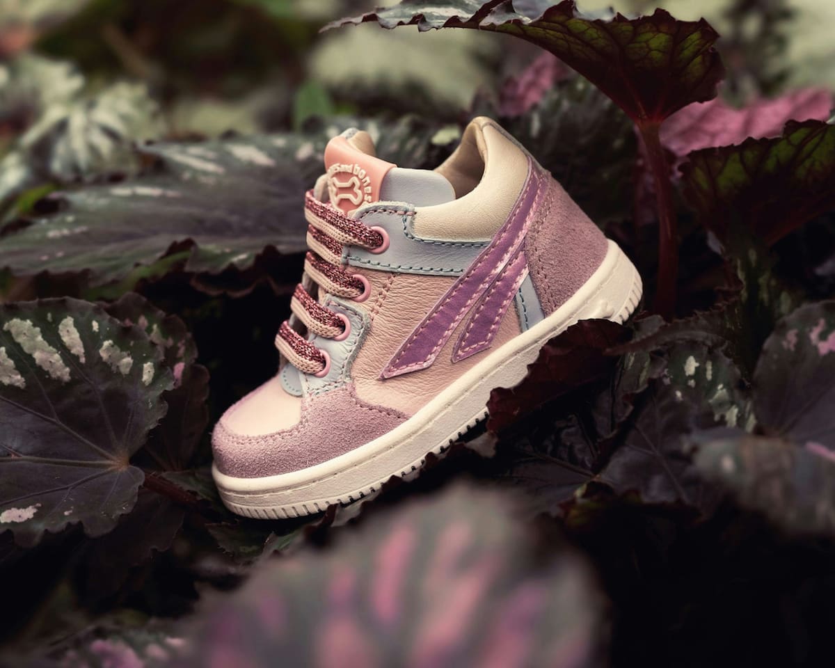 Zapatillas rosas. Foto: Unsplash.